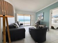 24 Bronze Beach - Stunning seaviews & beach access - 2BR Umhlanga - B&B Durban