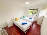 Lit Simple dans Dortoir pour Femmes