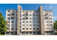 Bratislava, BAGRA Family Apartment, Bathtub, Balcony, Free Parking, 6km Old Town - Chambres d'hôtes Dúbravka
