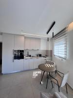 Appartamento con 2 Camere da Letto, Balcone e Terrazza