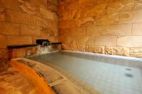 Camera Doppia con Letti Singoli in Stile Giapponese con Bagno in Comune, Servizi Igienici Privati e Vista Montagna