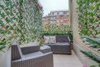 SAN GIOVANNI Appia Park - Stylish apartment with balcony - Metro A - 10 min City Center - Chambres d'hôtes Rome