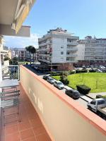 Bright Apartment Marina di Carrara - Free Parking - B&B Carrara