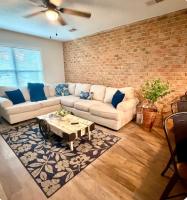 Modern 2 Bedroom Home with Fire Pit, Bikes - B&B Portsmouth