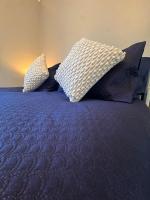 Central Near Hospital 2 Bedroom - Sleeps 4 - Self Check In - Fully Furnished - Chambres d'hôtes Carlisle