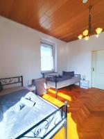 Habitación Triple con vistas al jardín