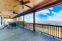 Pool & Scenic Views: Lookout Mountain Home - B&B West Brow