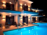 Aelia Luxury Apartments & Pool - B&B Skafidiá
