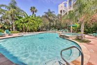Unwind Poolside, Walk to Shore! Galveston Getaway - B&B Galveston