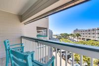 Unwind Poolside, Walk to Shore! Galveston Getaway - B&B Galveston