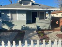 Classic California Bungalow Downtown - B&B Bakersfield