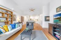 Tranquil 2-Bed Retreat with Parking in Surry Hills - B&B Sydney