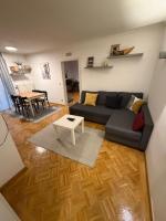 Upscale Apartment Ternes - B&B Paris