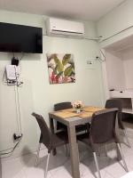 Studio 210A Cartagena Bocagrande Pool & 1 block from the beach - B&B Cartagena de Indias