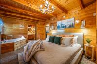 Romantic Hideaway Hot Tub, Scenic Views, Dogs OK - B&B Pigeon Forge