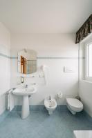 One-Bedroom Apartment with Balcony