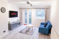 Modern 2BR Apartment in Wembley, - Ferienwohnung London