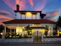 Eden Park Sozopoli - 7 BDR Beach Villa - Yard - B&B Sozopoli