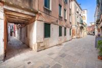 New and Spacious Cannaregio, No Steps, Near Rialto - B&B Venezia