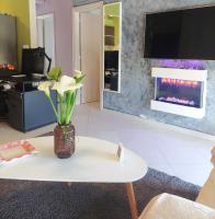 Jimvila2family apartment wi-fi 500 we accept dogs - Chambres d'hôtes Kyllíni