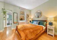Shoreditch Zone 1 Gem with 1Gbps Wi-Fi & Workspace - Bed and Breakfast Londen