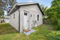 Modern 1BR Near Busch Gardens & Downtown - B&B Tampa