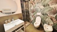 Venice Mestre, New Single Room with Balcony & Bath in 3 bedrooms apartment - Bed and Breakfast Mestre
