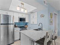 Island Place 102 Perfect Downtown Getaway w Pool! - Ferienwohnung Cedar Key