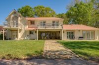 Modern Lake Conroe House with Lakefront Park and Deck! - B&B Willis
