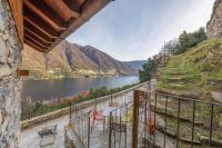 Oakwood - Chalet with Breathtaking Lake views - B&B Laglio