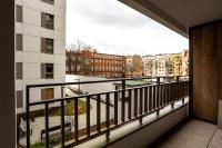 Kamienica przy kinie, parking & balkon-Blisko MTP - B&B Posnania