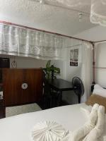 Quirk & Quaint convenience Loft - B&B Mombasa