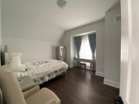 A - Willowdale Cummer Residence -Modern Room near Yonge-Finch - B&B Toronto