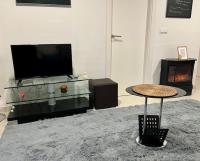 Comfortable apartment with balcony and huge pool - B&B Sucina