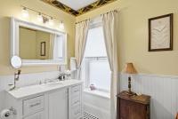 Queen Room with Spa Bath