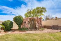 3 Mi to Lake Powell: Home w/ Hot Tub & Waterfall - B&B Page