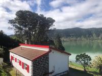 Furnas Lake Cottage - Bed and Breakfast Furnas