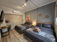 Chill Aura Suite WC AC Kitchen in Laureles - B&B Medellín