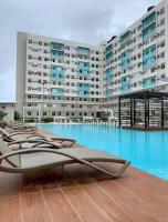 Central Dumaguete Mountain View Studio in Marina- 300Mbps WiFi, Pool, Gym - B&B Dumaguete