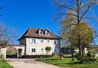 Le Mas de Crozail - Parc & Piscine - B&B Charancieu
