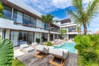 Brand New Villa July Luxury 5BR - Private Pool and Rooftop in Berawa Canggu - B&B Canggu