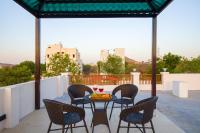 Alaya Stays Parvam Retreat 2-BHK Villa With Private Pool, Garden, Terrace & Aravali Hill Views - Chambres d'hôtes Thūr