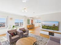 Sea View, 2 BR, Terrace & Garage in São Domingos | By Airnest - Chambres d'hôtes São Domingos de Rana