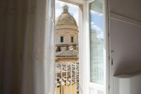 Cathedral View Apartment Noto, Historic Center, Steps from Duomo - Bed and Breakfast Noto