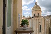 Cathedral View Apartment Noto, Historic Center, Steps from Duomo - Bed and Breakfast Noto