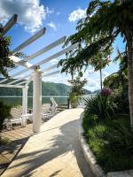 Riviera 990 - Resort & Restaurant - Chambres d’hôtes Eşelniţa
