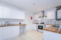 Salford 4 Bed House - Free parking - Sleeps 7 - B&B Manchester