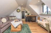 Stylish Loft Apartment - 5 Mins Holt - North Norfolk Coast - Firepit & Views - B&B Hempstead