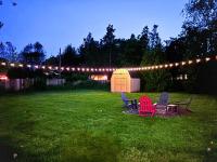 Great for Groups & Reunions, Pet Friendly Ranch, Huge Fenced Yard, 5 min to ND - Bed and Breakfast South Bend