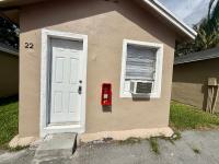 # 22 Cozy Mini House by the Lake - B&B Canal Point